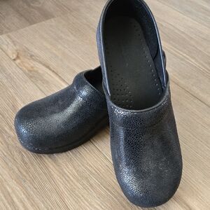 Sanita Professional Textured Black Clogs